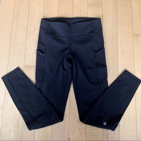 LULULEMON Black Tights 28” with pockets and reflective detailing - Picture 2 of 5